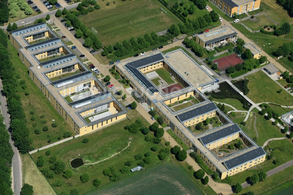 Luftbild Bernburg (Saale) - Klinikgelände des Fachklinikums Bernburg in Bernburg (Saale) im Bundesland Sachsen-Anhalt