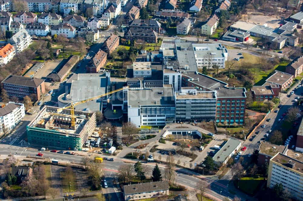 Luftbild Moers - Klinikgelände und Gebäudekomplex des Krankenhauses St.Josef in Moers im Bundesland Nordrhein-Westfalen