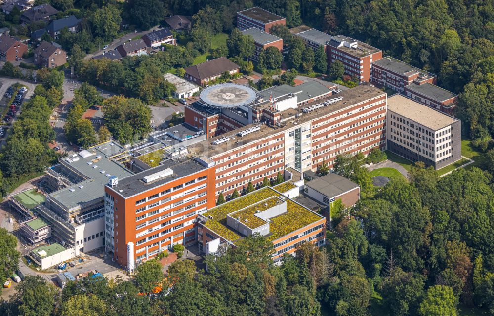 Hamm aus der Vogelperspektive: Klinikgelände des Krankenhauses St. Barbara-Klinik im Stadtteil Heessen in Hamm im Bundesland Nordrhein-Westfalen, Deutschland