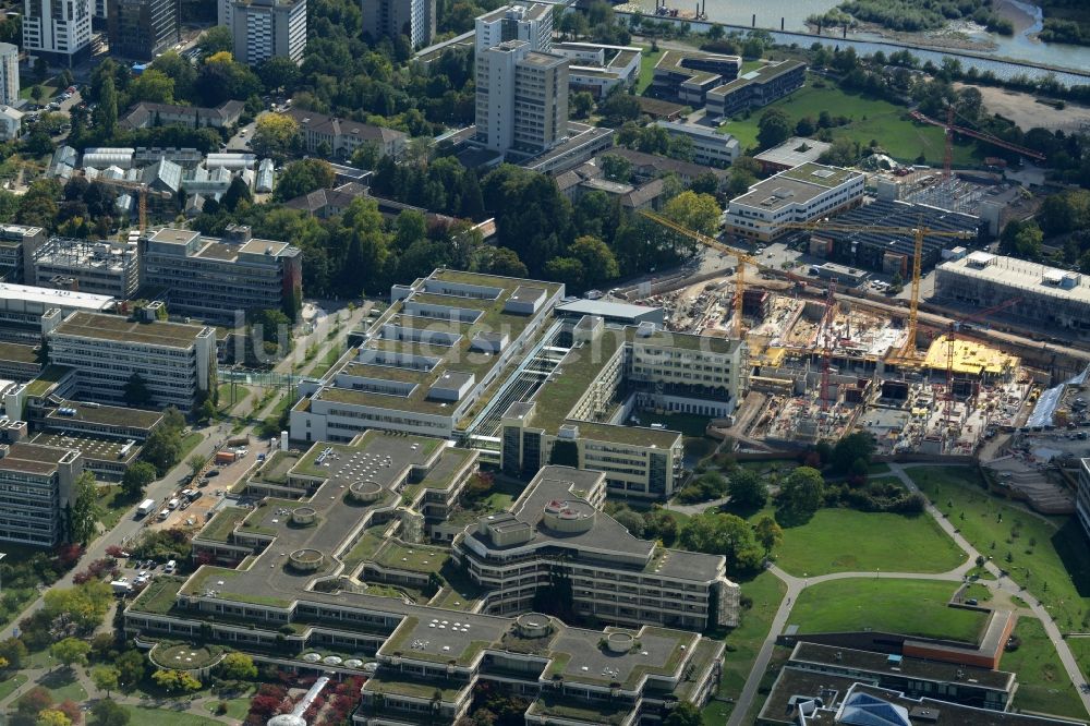 Luftbild Heidelberg - Klinikgelände des Krankenhauses mit der Baustelle zum Neubau der Chirurgischen Klinik des Universitätsklinikums in Heidelberg im Bundesland Baden-Württemberg