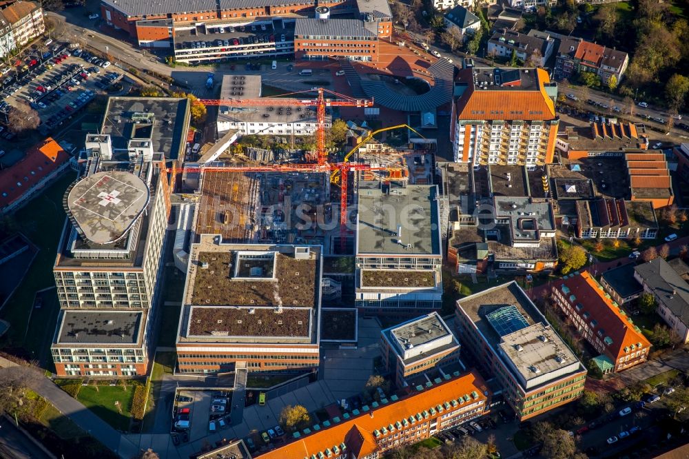 Luftbild Bochum - Klinikgelände des Krankenhauses Berufsgenossenschaftliches Universitätsklinikum Bergmannsheil Bürkle de la Camp-Platz in Bochum im Bundesland Nordrhein-Westfalen