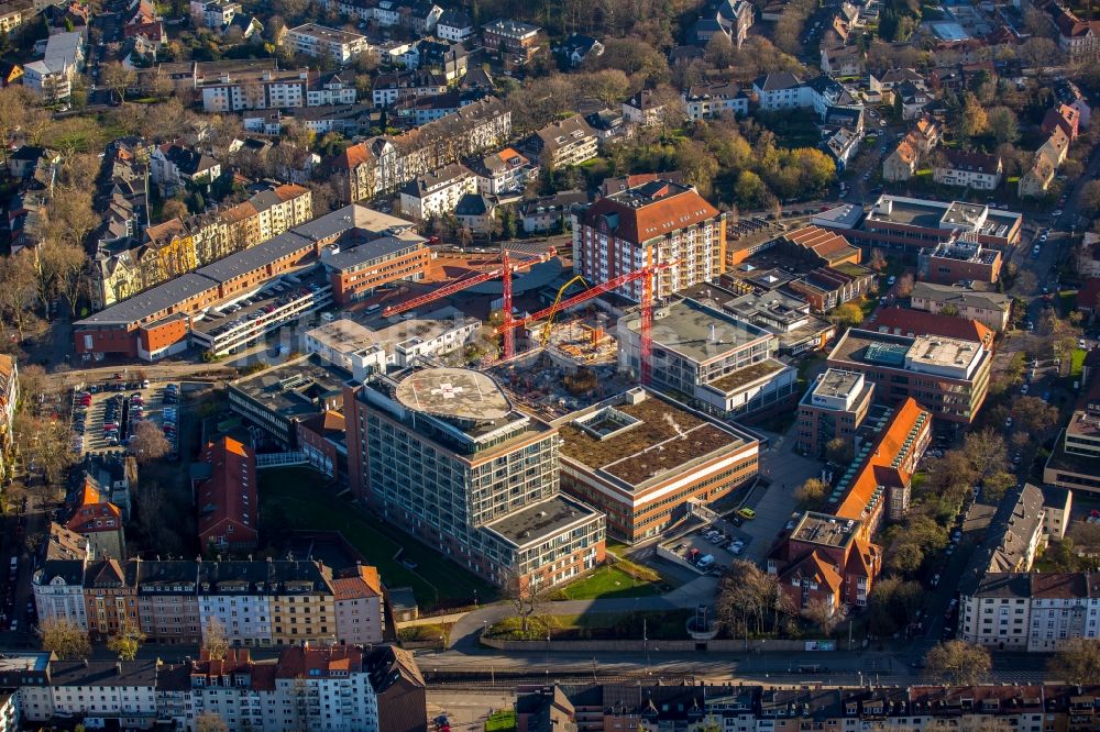 Bochum von oben - Klinikgelände des Krankenhauses Berufsgenossenschaftliches Universitätsklinikum Bergmannsheil Bürkle de la Camp-Platz in Bochum im Bundesland Nordrhein-Westfalen