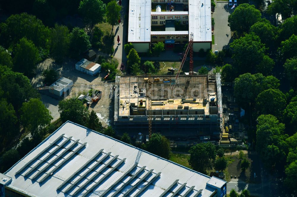 Rostock aus der Vogelperspektive: Klinikgelände des Krankenhauses und Campus des Universitätsklinikum in Rostock im Bundesland Mecklenburg-Vorpommern, Deutschland