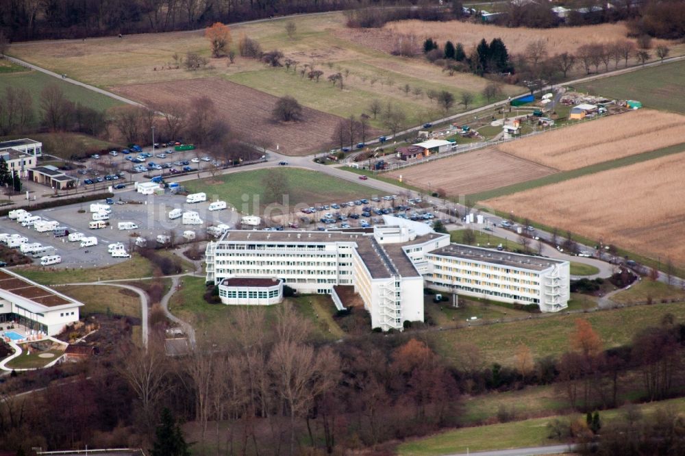 Bad Schönborn von oben - Klinikgelände des Krankenhauses Celenus Gotthard-Schettler Klinik GmbH im Ortsteil Mingolsheim in Bad Schönborn im Bundesland Baden-Württemberg