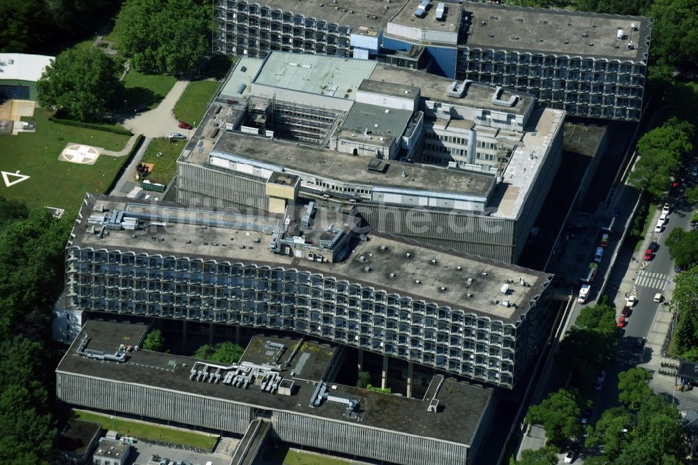 Berlin aus der Vogelperspektive: Klinikgelände des Krankenhauses Charité Campus Benjamin Franklin (CBF) am Hindenburgdamm in Berlin