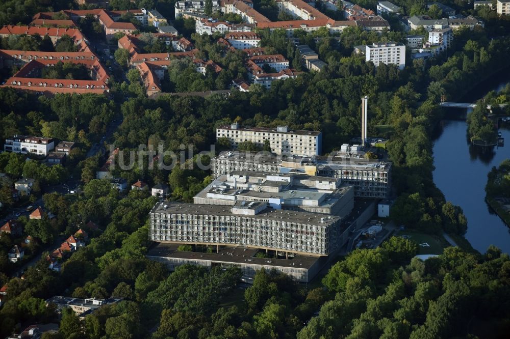 Berlin aus der Vogelperspektive: Klinikgelände des Krankenhauses Charité Campus Benjamin Franklin (CBF) am Hindenburgdamm in Berlin