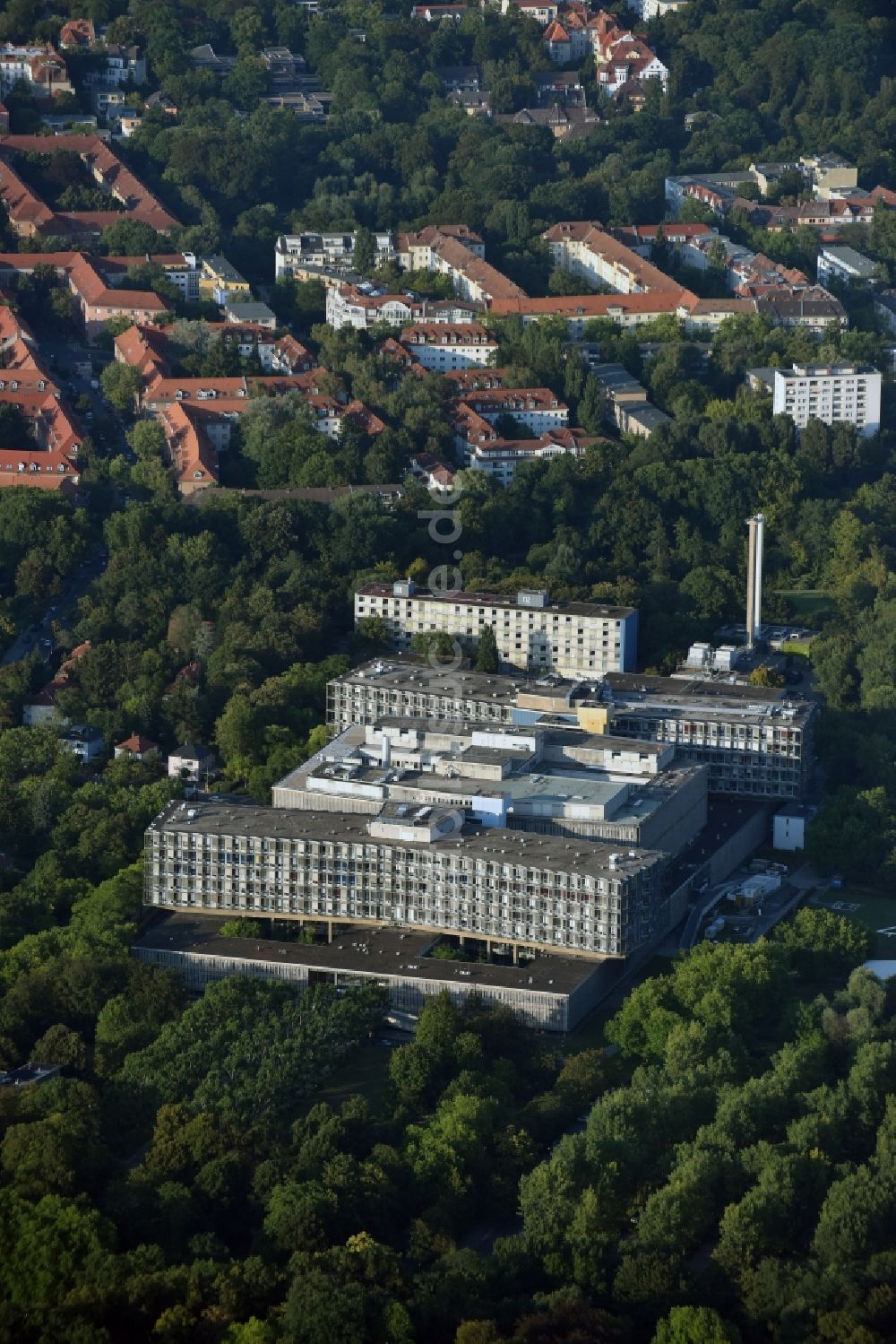 Luftbild Berlin - Klinikgelände des Krankenhauses Charité Campus Benjamin Franklin (CBF) am Hindenburgdamm in Berlin