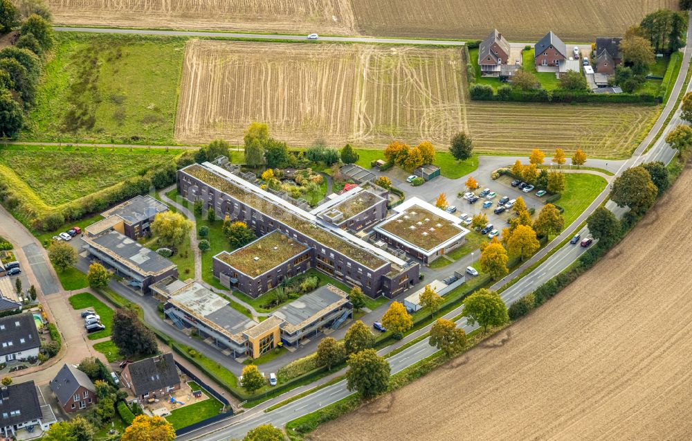 Luftaufnahme Hamminkeln - Klinikgelände des Krankenhauses Christophorus-Haus in Hamminkeln im Bundesland Nordrhein-Westfalen, Deutschland