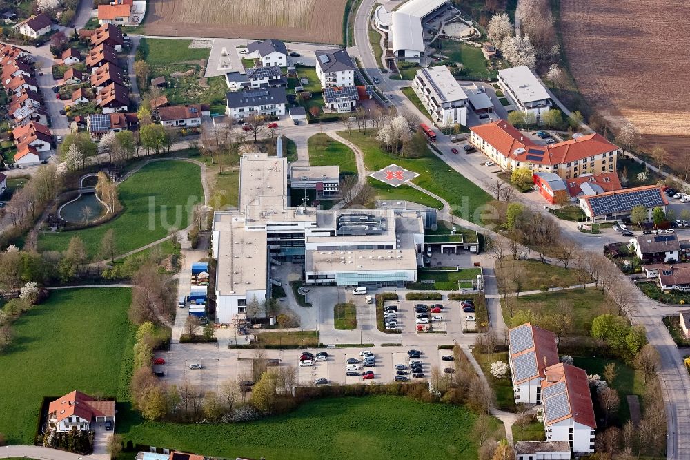 Luftbild Landau an der Isar - Klinikgelände des Krankenhauses DONAUISAR Klinikum in Landau an der Isar im Bundesland Bayern, Deutschland