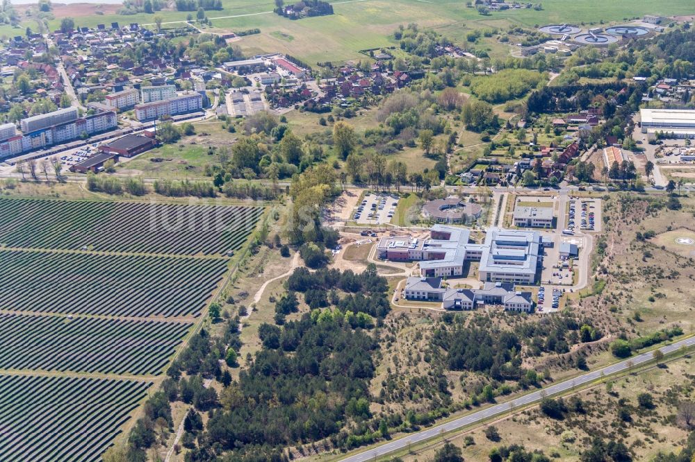 Luftbild Neustrelitz - Klinikgelände des Krankenhauses DRK-Krankenhaus Mecklenburg Strelitz gGmbH in Neustrelitz im Bundesland Mecklenburg-Vorpommern