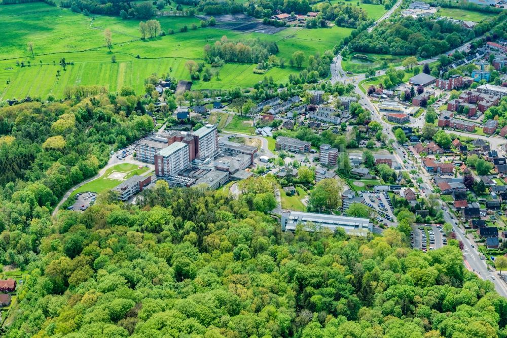 Luftaufnahme Stade - Klinikgelände des Krankenhauses Elbe Klinikum in Stade im Bundesland Niedersachsen, Deutschland