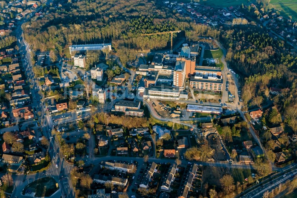 Stade von oben - Klinikgelände des Krankenhauses Elbe Klinkum in Stade im Bundesland Niedersachsen, Deutschland