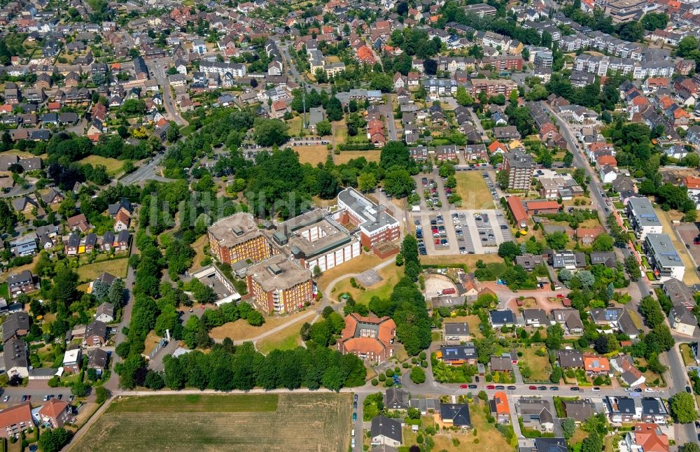 Dorsten aus der Vogelperspektive: Klinikgelände des Krankenhauses St Elisabeth-Krankenhaus Dorsten im Ortsteil Hardt in Dorsten im Bundesland Nordrhein-Westfalen, Deutschland