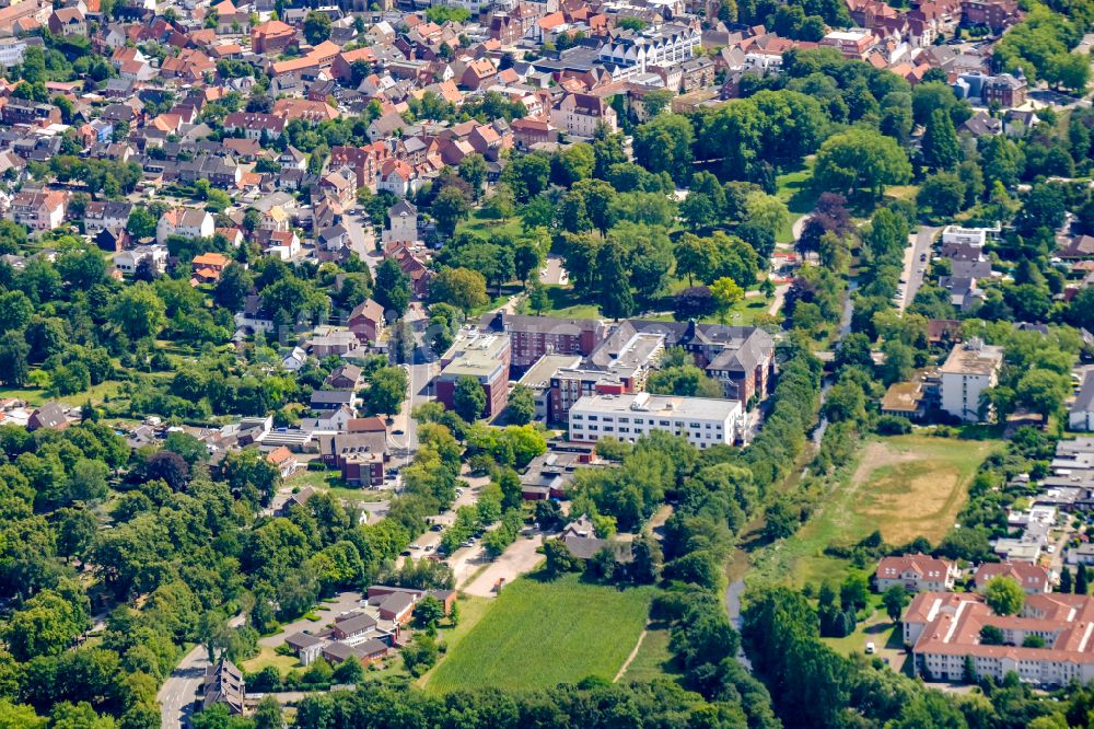 Ahlen von oben - Klinikgelände des Krankenhauses St. Franziskus-Hospital Ahlen an der Robert-Koch-Straße in Ahlen im Bundesland Nordrhein-Westfalen, Deutschland