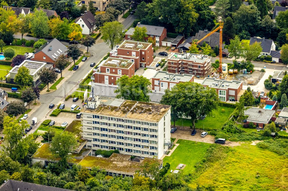 Ahlen aus der Vogelperspektive: Klinikgelände des Krankenhauses St. Franziskus-Hospital Ahlen an der Robert-Koch-Straße in Ahlen im Bundesland Nordrhein-Westfalen, Deutschland