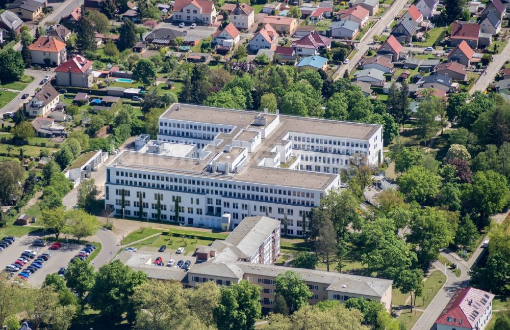 Luftaufnahme Nauen - Klinikgelände des Krankenhauses Havellandklinik in Nauen im Bundesland Brandenburg, Deutschland