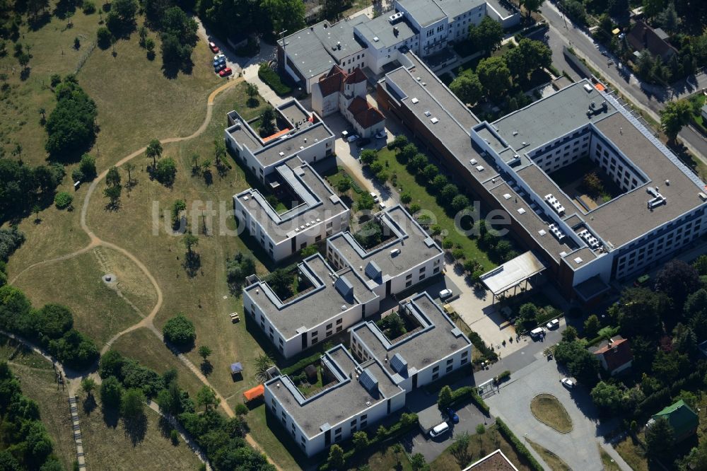 Luftaufnahme Berlin - Klinikgelände des Krankenhauses Hedwigshöhe in Berlin