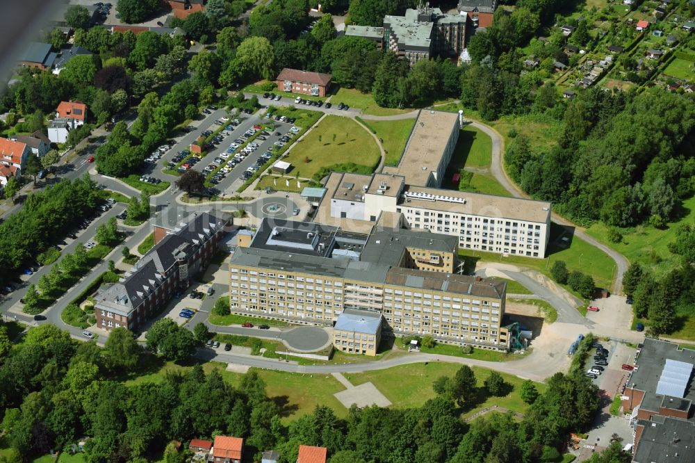 Luftbild Cuxhaven - Klinikgelände des Krankenhauses HELIOS Klinik Cuxhaven an der Altenwalder Chaussee in Cuxhaven im Bundesland Niedersachsen, Deutschland