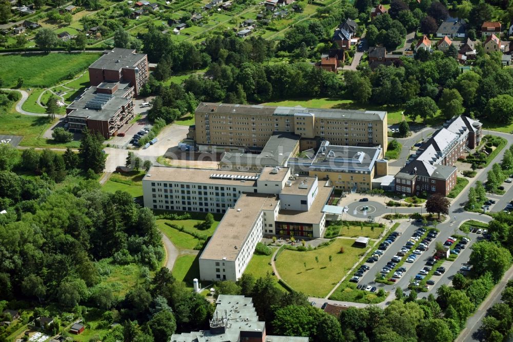 Cuxhaven aus der Vogelperspektive: Klinikgelände des Krankenhauses HELIOS Klinik Cuxhaven an der Altenwalder Chaussee in Cuxhaven im Bundesland Niedersachsen, Deutschland