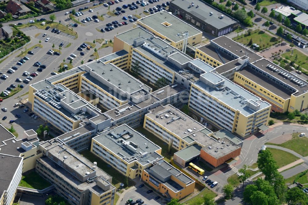 Luftaufnahme Schwerin - Klinikgelände des Krankenhauses der HELIOS Kliniken GmbH in Schwerin im Bundesland Mecklenburg-Vorpommern