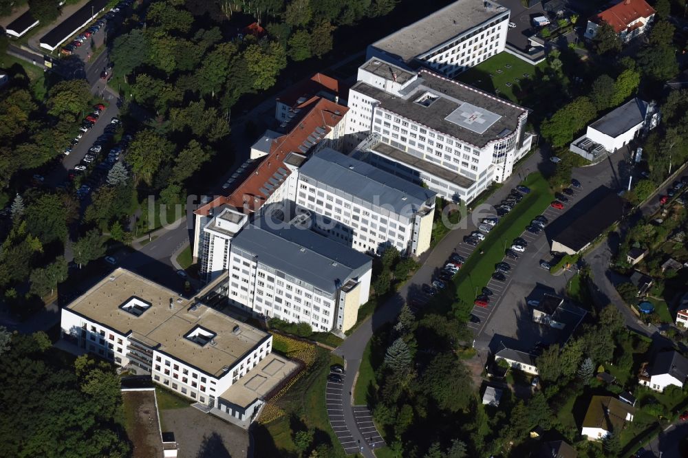 Luftaufnahme Aue - Klinikgelände des Krankenhauses HELIOS Klinikum Aue in Aue im Bundesland Sachsen