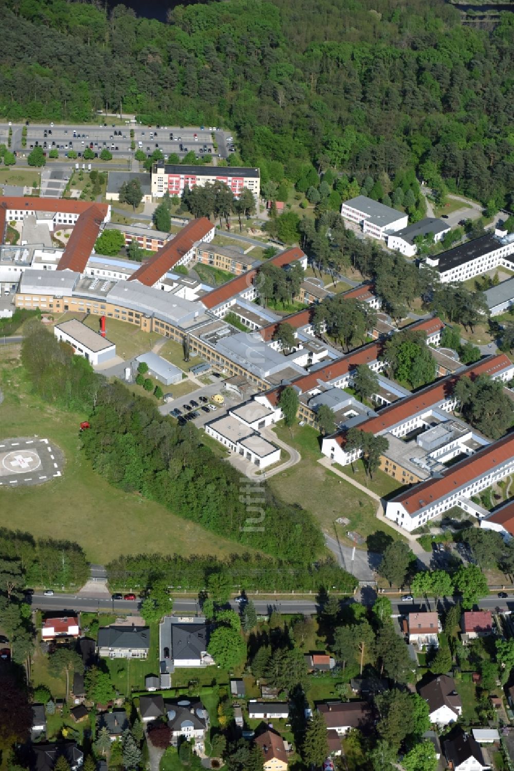 Luftaufnahme Bad Saarow - Klinikgelände des Krankenhauses HELIOS Klinikum Bad Saarow Klinik für Anästhesiologie, Intensivmedizin, Notfallmedizin und Schmerztherapie an der Pieskower Straße in Bad Saarow im Bundesland Brandenburg