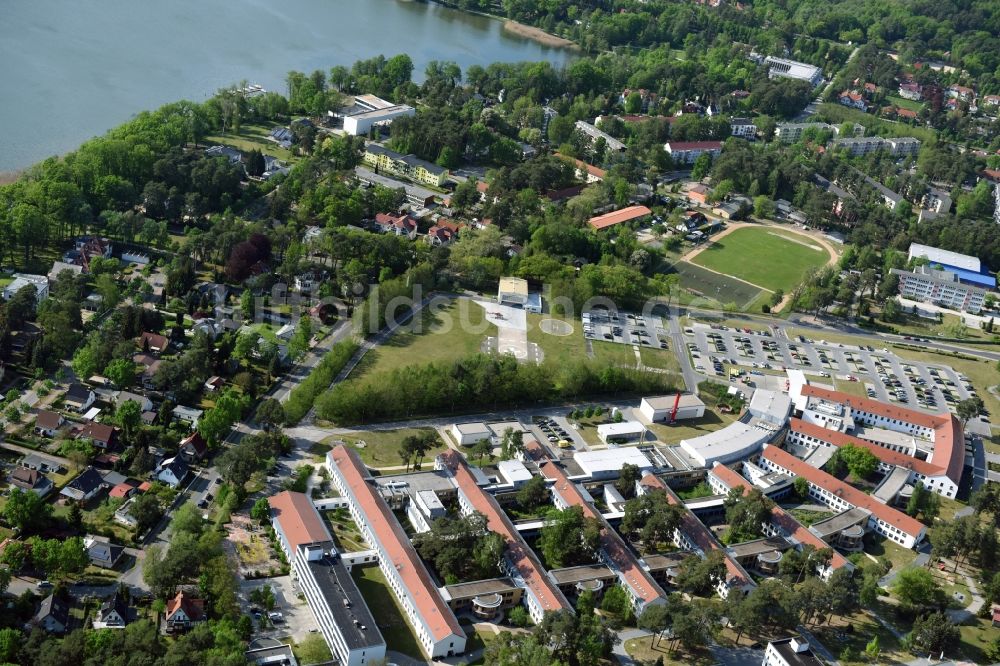 Bad Saarow von oben - Klinikgelände des Krankenhauses HELIOS Klinikum Bad Saarow Klinik für Anästhesiologie, Intensivmedizin, Notfallmedizin und Schmerztherapie an der Pieskower Straße in Bad Saarow im Bundesland Brandenburg