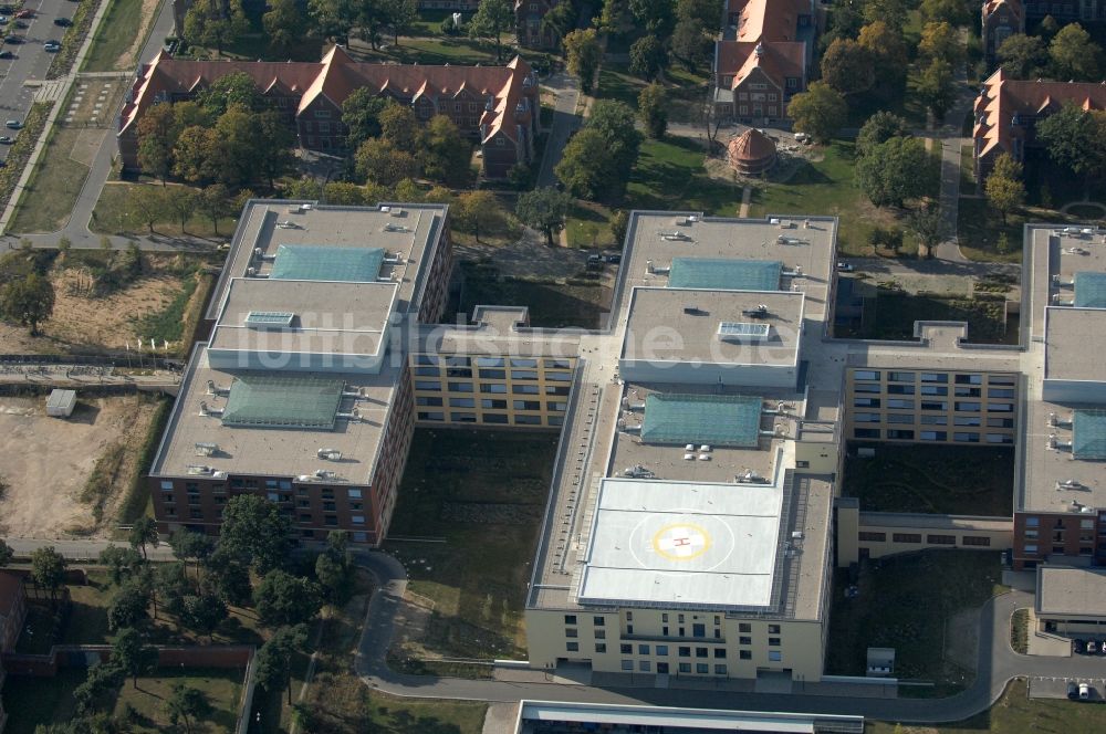 Luftaufnahme Berlin - Klinikgelände des Krankenhauses Helios Klinikum Berlin-Buch im Ortsteil Buch in Berlin, Deutschland