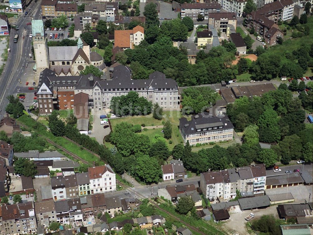 Duisburg aus der Vogelperspektive: Klinikgelände des Krankenhauses Helios Klinikum in Duisburg im Bundesland Nordrhein-Westfalen