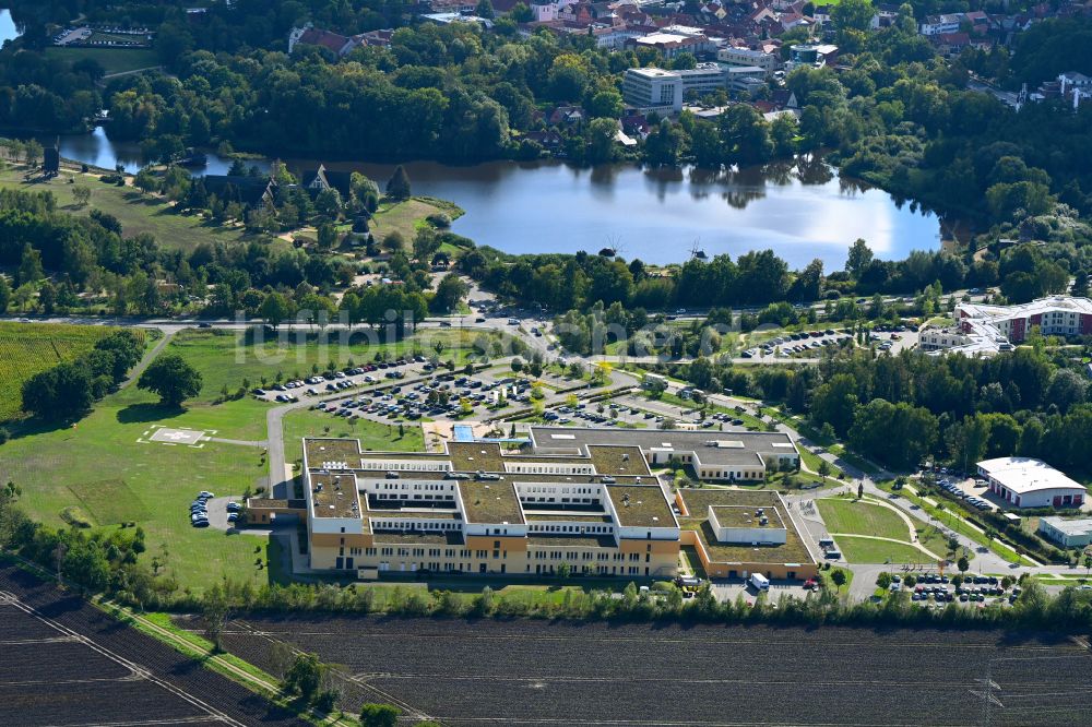 Gifhorn von oben - Klinikgelände des Krankenhauses Helios Klinikum Gifhorn in Gifhorn im Bundesland Niedersachsen, Deutschland