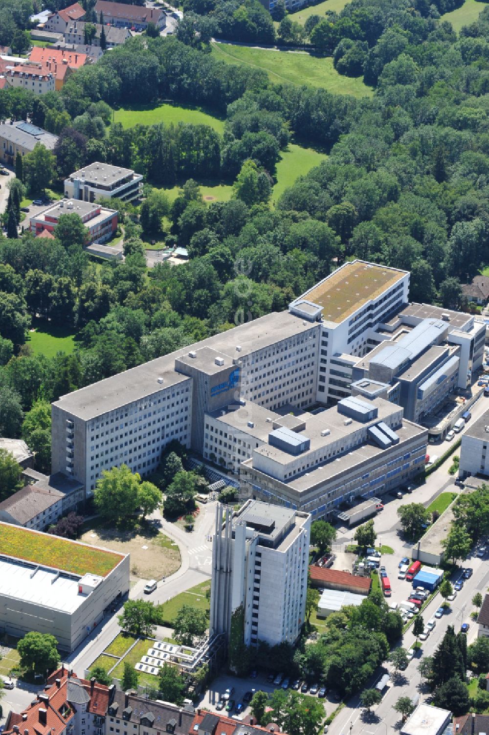 München von oben - Klinikgelände des Krankenhauses Helios Klinikum München West in München im Bundesland Bayern, Deutschland