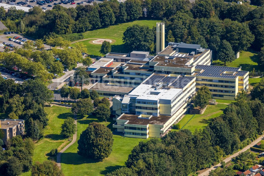 Schwelm aus der Vogelperspektive: Klinikgelände des Krankenhauses Helios Klinikum Schwelm im Ortsteil Oelkinghausen in Schwelm im Bundesland Nordrhein-Westfalen, Deutschland