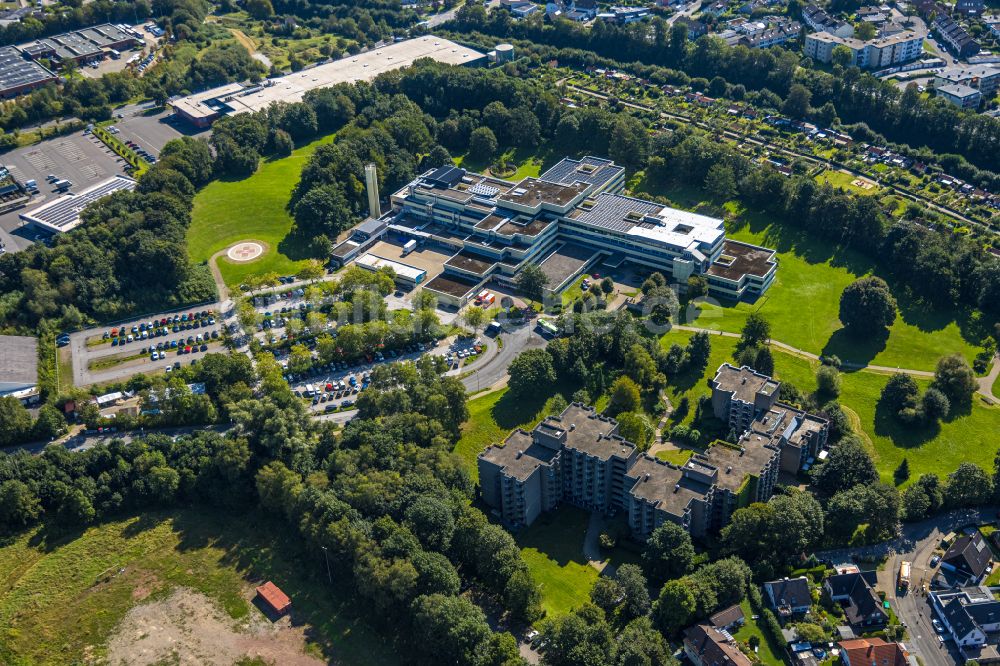 Schwelm aus der Vogelperspektive: Klinikgelände des Krankenhauses Helios Klinikum Schwelm im Ortsteil Oelkinghausen in Schwelm im Bundesland Nordrhein-Westfalen, Deutschland