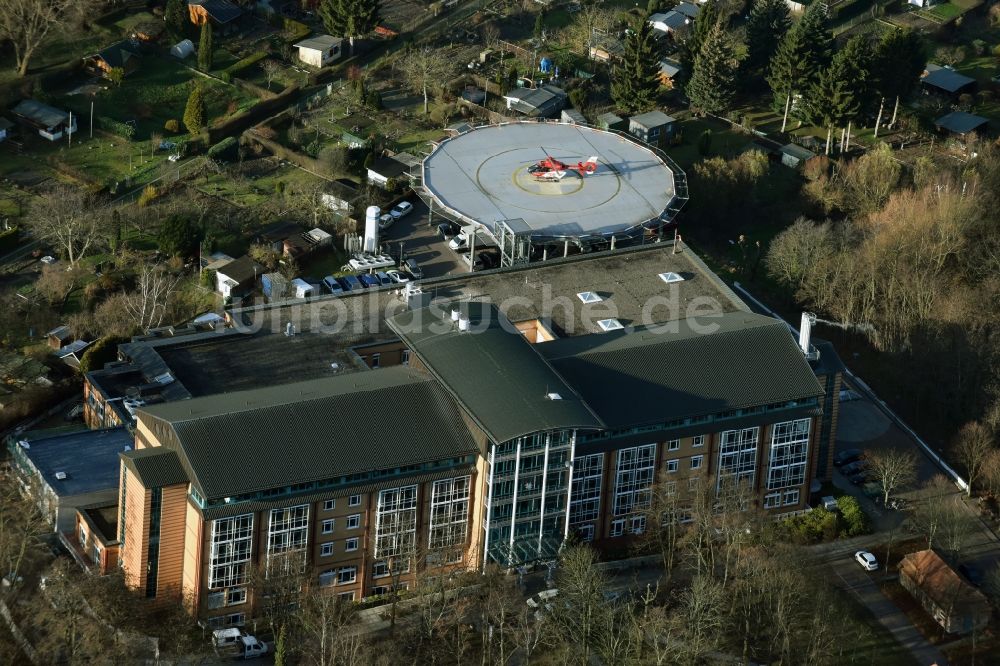 Bernau von oben - Klinikgelände des Krankenhauses Herzzentrum Brandenburg an der Ladeburger Straße in Bernau im Bundesland Brandenburg