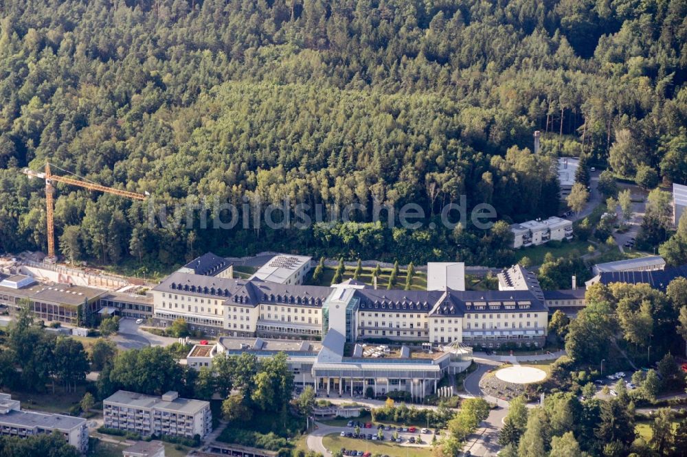 Bayreuth aus der Vogelperspektive: Klinikgelände des Krankenhauses Hohe Warte in Bayreuth im Bundesland Bayern