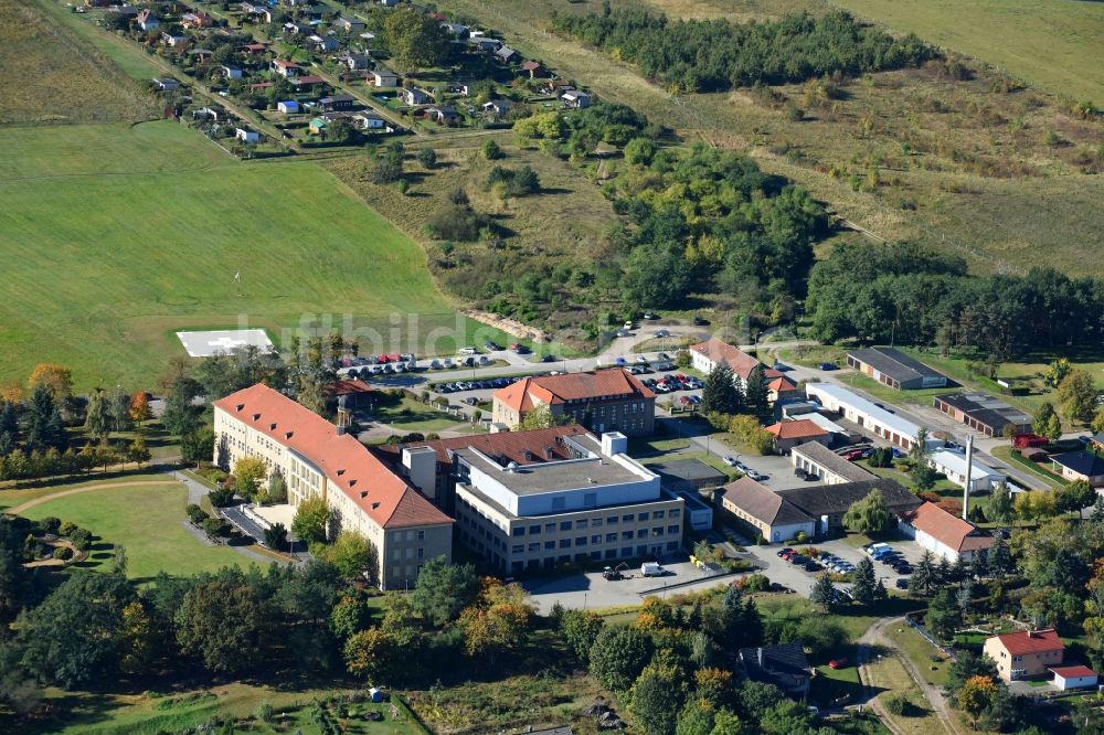 Luftaufnahme Wriezen - Klinikgelände des Krankenhauses Hospital Märkisch-Oderland GmbH in Wriezen im Bundesland Brandenburg, Deutschland