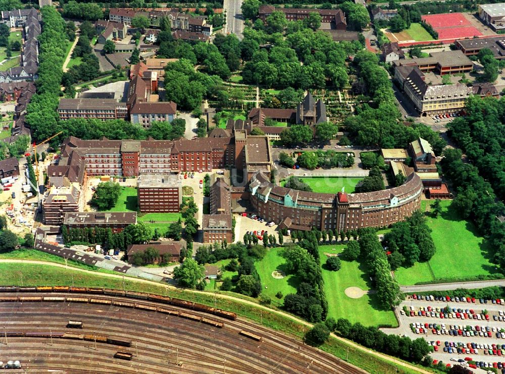 Duisburg aus der Vogelperspektive: Klinikgelände des Krankenhauses St. Johannes-Hospital Institut für Radiologie An der Abtei in Duisburg im Bundesland Nordrhein-Westfalen