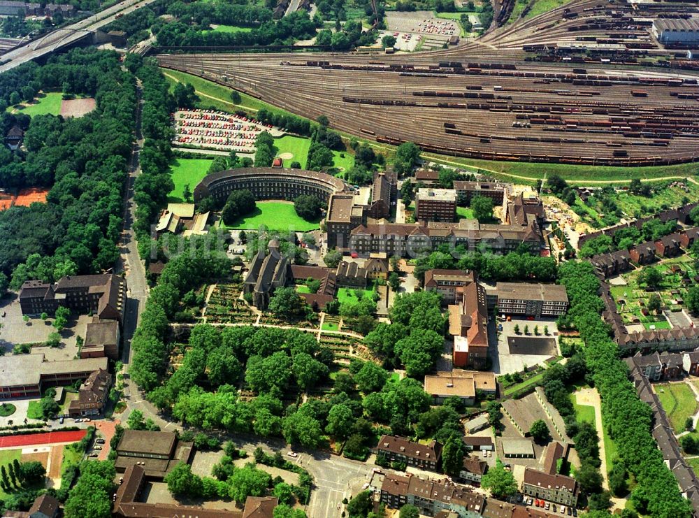 Luftbild Duisburg - Klinikgelände des Krankenhauses St. Johannes-Hospital Institut für Radiologie An der Abtei in Duisburg im Bundesland Nordrhein-Westfalen