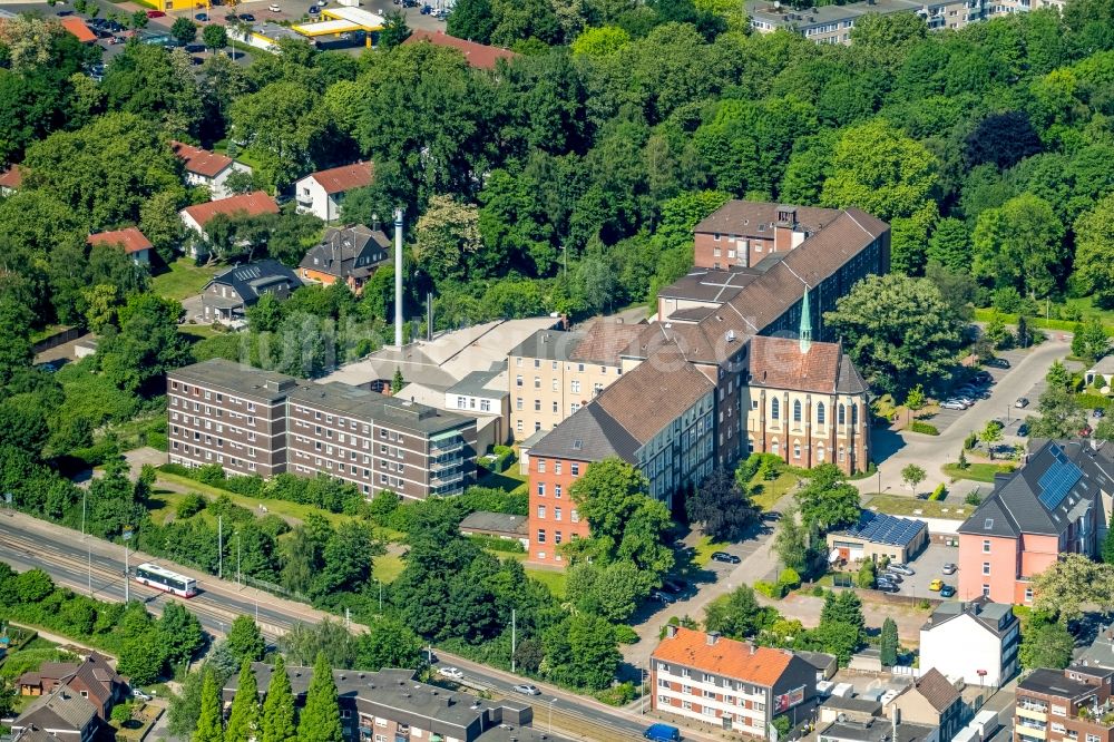 Luftaufnahme Gelsenkirchen - Klinikgelände des Krankenhauses St. Josef-Hospital in Gelsenkirchen im Bundesland Nordrhein-Westfalen, Deutschland