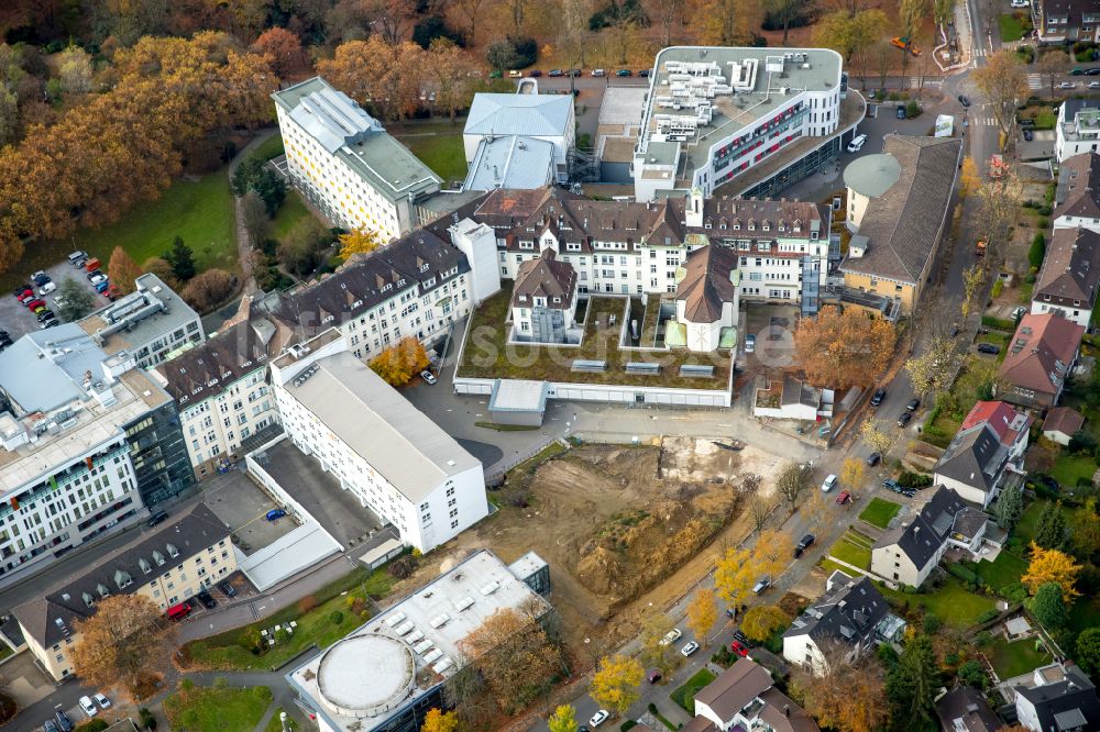 Bochum von oben - Klinikgelände des Krankenhauses St. Josef-Hospital im Ortsteil Innenstadt in Bochum im Bundesland Nordrhein-Westfalen, Deutschland