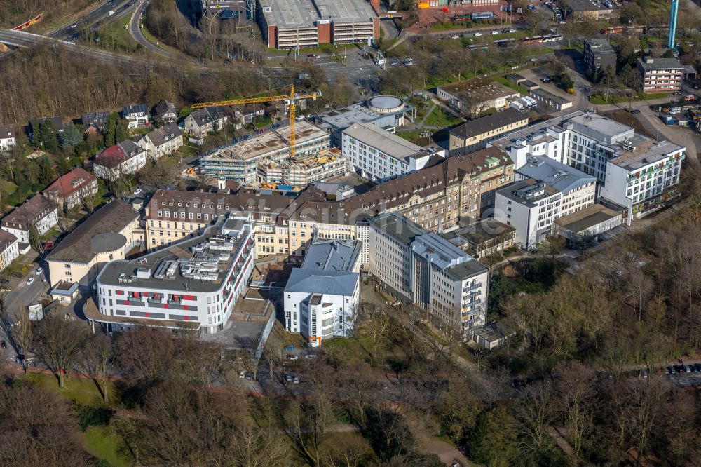 Luftbild Bochum - Klinikgelände des Krankenhauses St. Josef-Hospital im Ortsteil Innenstadt in Bochum im Bundesland Nordrhein-Westfalen, Deutschland