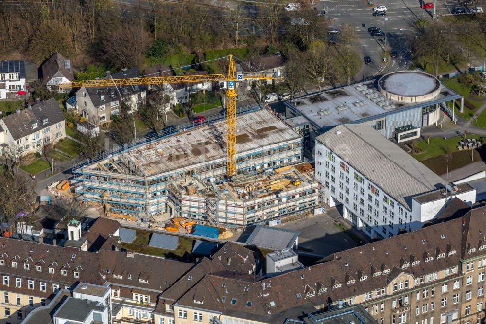 Bochum von oben - Klinikgelände des Krankenhauses St. Josef-Hospital im Ortsteil Innenstadt in Bochum im Bundesland Nordrhein-Westfalen, Deutschland