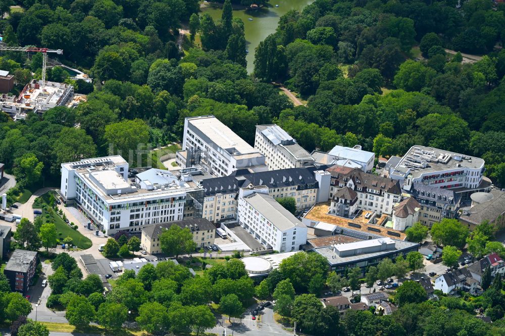 Bochum aus der Vogelperspektive: Klinikgelände des Krankenhauses St. Josef-Hospital im Ortsteil Innenstadt in Bochum im Bundesland Nordrhein-Westfalen, Deutschland