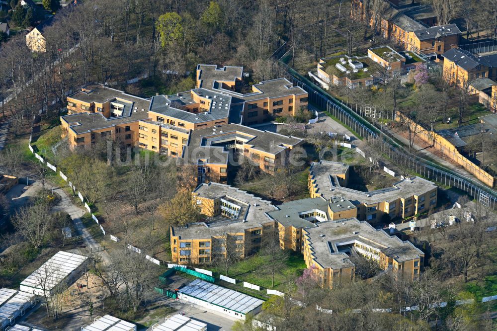 Luftbild Berlin - Klinikgelände des Krankenhauses Karl Bonhoeffer Nervenklinik im Ortsteil Wittenau in Berlin, Deutschland