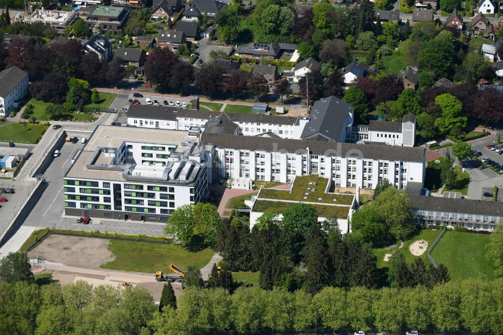 Luftaufnahme Kleve - Klinikgelände des Krankenhauses Katholisches Karl Leisner Klinikum gGmbH - St.-Antonius-Hospital Kleve an der Albersallee in Kleve im Bundesland Nordrhein-Westfalen, Deutschland