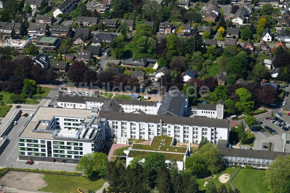 Kleve von oben - Klinikgelände des Krankenhauses Katholisches Karl Leisner Klinikum gGmbH - St.-Antonius-Hospital Kleve an der Albersallee in Kleve im Bundesland Nordrhein-Westfalen, Deutschland