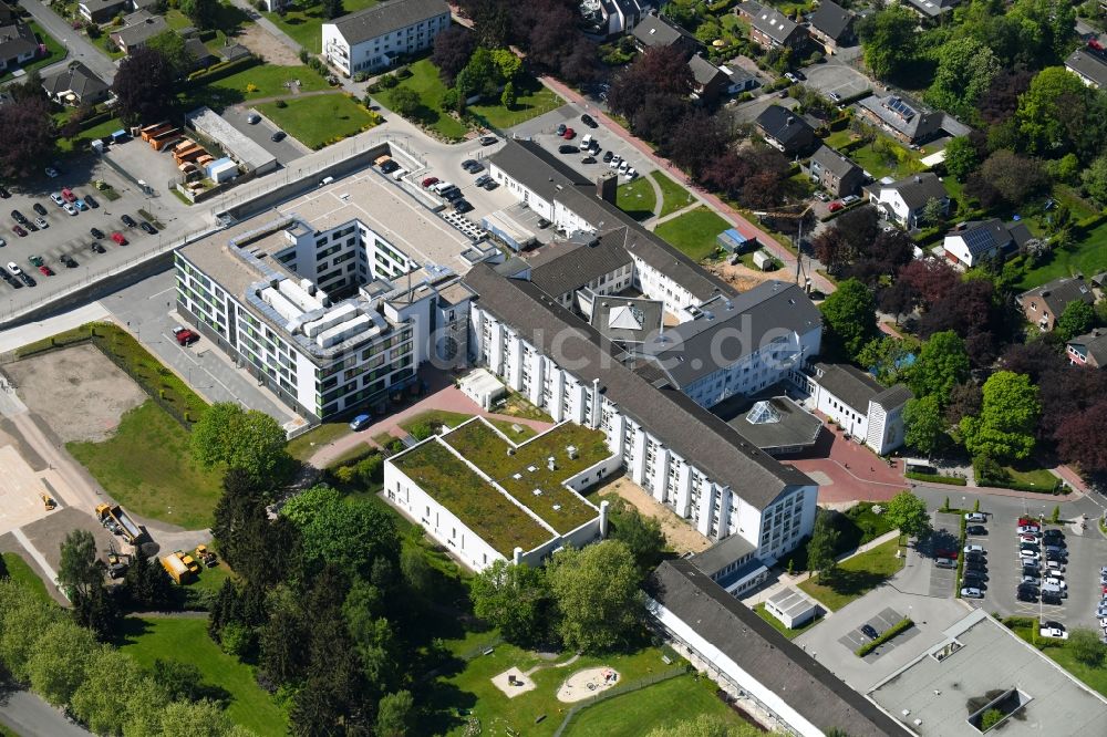 Kleve aus der Vogelperspektive: Klinikgelände des Krankenhauses Katholisches Karl Leisner Klinikum gGmbH - St.-Antonius-Hospital Kleve an der Albersallee in Kleve im Bundesland Nordrhein-Westfalen, Deutschland