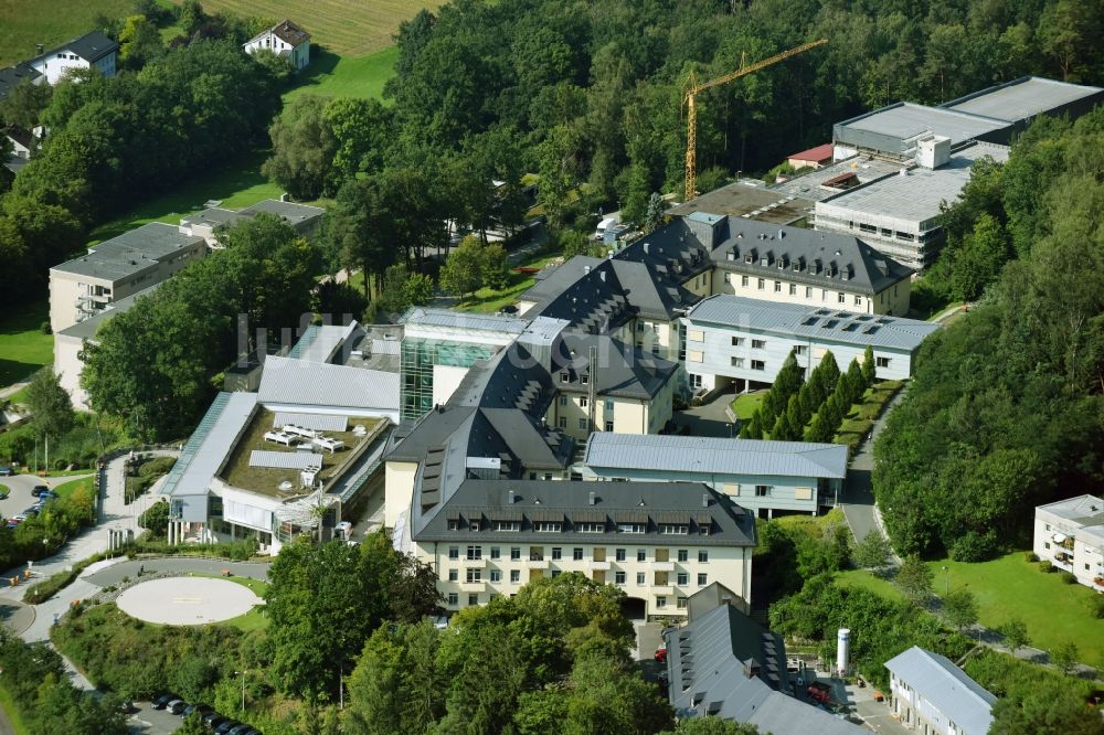 Luftaufnahme Bayreuth - Klinikgelände des Krankenhauses Klinik Hohe Warte im Ortsteil Schießhaus in Bayreuth im Bundesland Bayern, Deutschland