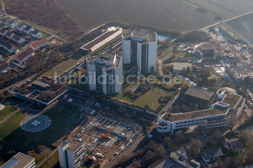 Ludwigshafen am Rhein von oben - Klinikgelände des Krankenhauses BG Klinik Ludwigshafen in Ludwigshafen am Rhein im Bundesland Rheinland-Pfalz