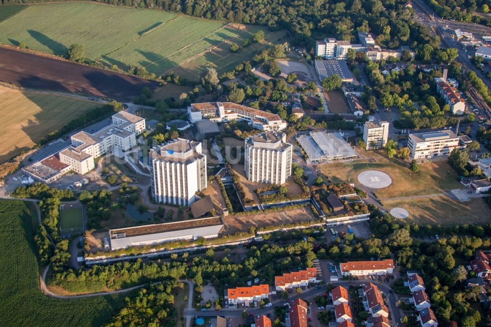 Ludwigshafen am Rhein von oben - Klinikgelände des Krankenhauses BG Klinik Ludwigshafen in Ludwigshafen am Rhein im Bundesland Rheinland-Pfalz